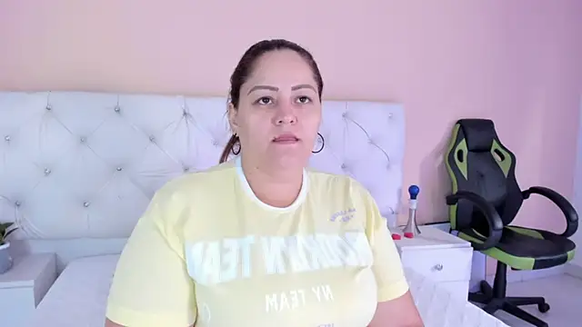 katte landerr online show from 10/06/25, 01:19