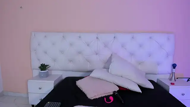 katte landerr online show from 11/24/25, 01:11