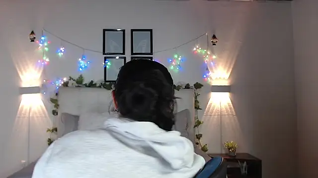 Megan 05  online show from 04/27/26, 06:50