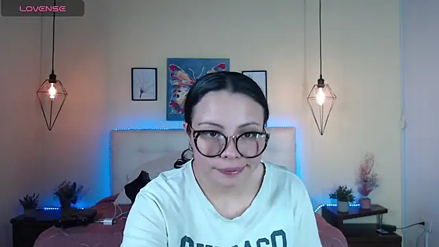 Megan 05  online show from 06/09/26, 07:03