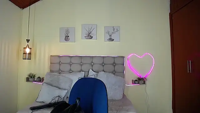 Megan 05  online show from 06/11/26, 12:32