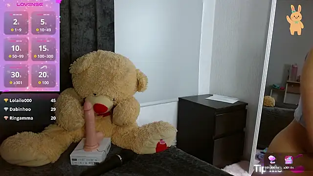Littlee Bunny  online show from 09/15/25, 02:39