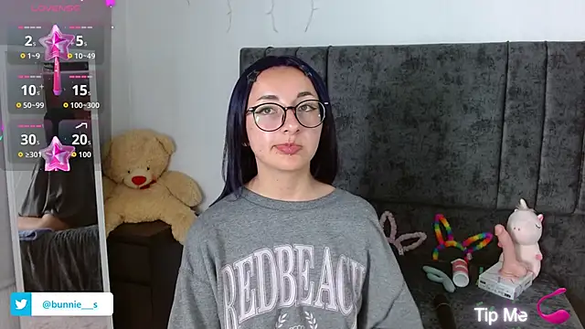 Littlee Bunny  online show from 09/24/25, 10:40