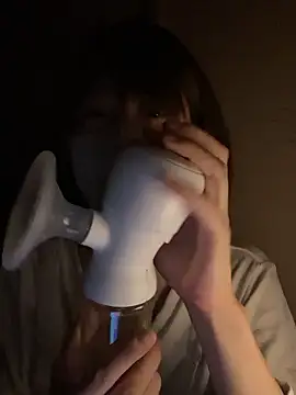 Snapshot of usako_2025 chatting on 10/26/25, 10:21 usako 2025 online show from 10/26/25, 10:21