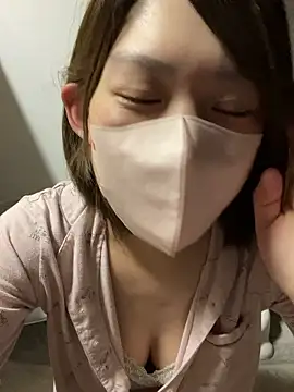 Snapshot of usako_2025 chatting on 11/14/25, 01:21 usako 2025 online show from 11/14/25, 01:21