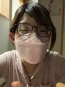 Snapshot of usako_2025 chatting on 11/25/25, 04:29 usako 2025 online show from 11/25/25, 04:29