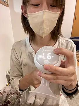 Snapshot of usako_2025 chatting on 12/05/25, 10:35 usako 2025 online show from 12/05/25, 10:35