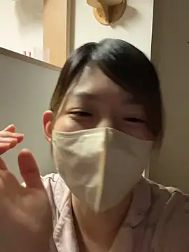 Snapshot of usako_2025 chatting on 12/15/25, 12:20 usako 2025 online show from 12/15/25, 12:20