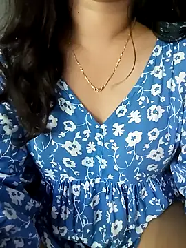 babyangela14 online show from 10/17/25, 04:59