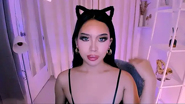 Snapshot of MS_LUNA chatting on 10/09/25, 01:14 MS LUNA online show from 10/09/25, 01:14