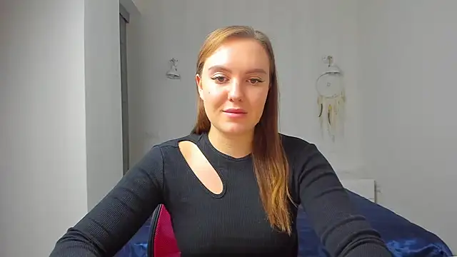 EmmaNorman online show from 10/26/25, 03:18
