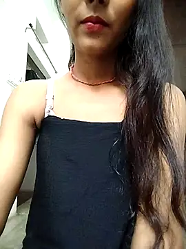 Snapshot of Naina_04 chatting on 09/14/25, 04:11 Naina 04 online show from 09/14/25, 04:11