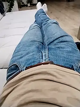 Snapshot of Pio185 chatting on 11/18/25, 10:03 Pio185 online show from 11/18/25, 10:03