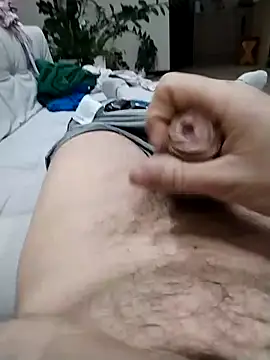 Snapshot of Pio185 chatting on 12/04/25, 08:50 Pio185 online show from 12/04/25, 08:50