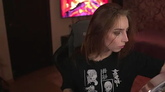 Snapshot of lis_silver chatting on 10/31/25, 02:18 lis silver online show from 10/31/25, 02:18