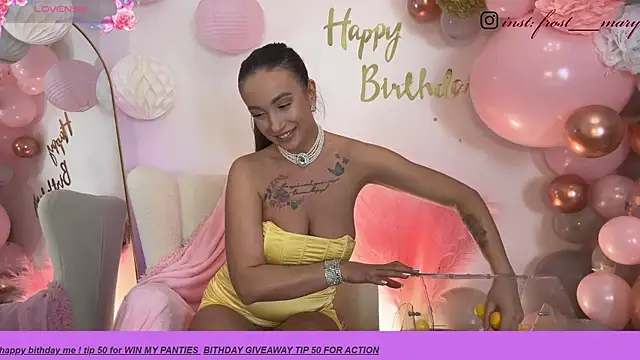 Snapshot of MeryFrost chatting on 10/02/25, 05:42 MeryFrost online show from 10/02/25, 05:42