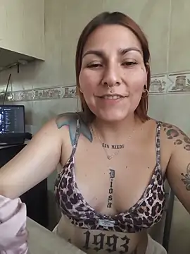 Snapshot of xjuanaxmaldadxxx chatting on 06/06/26, 06:23 xjuanaxmaldadxxx online show from 06/06/26, 06:23