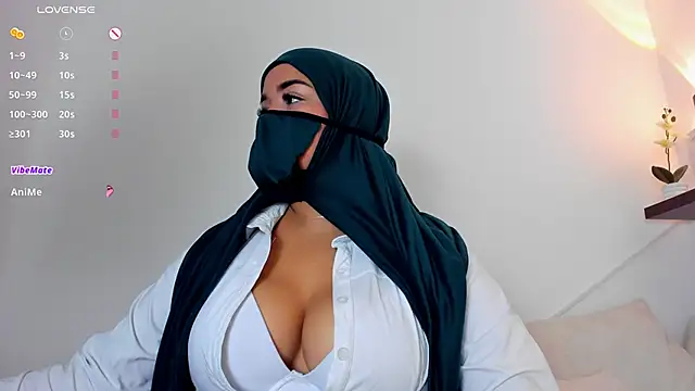 thaira aly online show from 11/30/25, 11:47