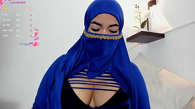 Snapshot of thaira_aly chatting on 02/18/26, 11:06 thaira aly online show from 02/18/26, 11:06