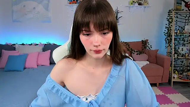 Zoe Vee online show from 07/18/26, 03:54