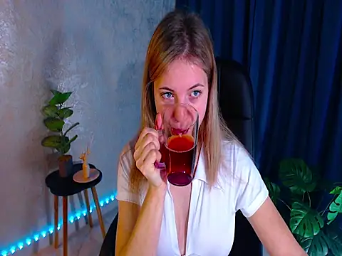 Snapshot of arlana_klart chatting on 09/24/25, 01:20 arlana klart online show from 09/24/25, 01:20