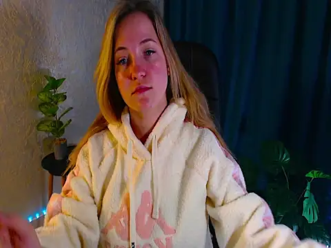 Snapshot of arlana_klart chatting on 10/06/25, 01:36 arlana klart online show from 10/06/25, 01:36