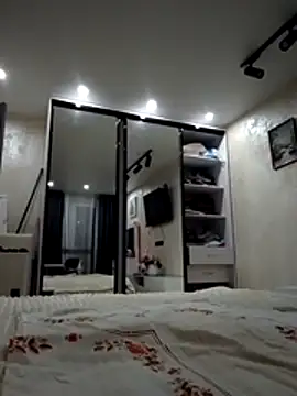 KissMiSveet online show from 12/17/25, 04:57