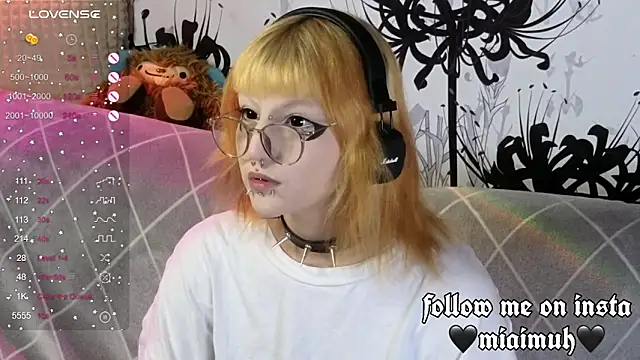 Snapshot of mia__yui chatting on 09/09/25, 02:00 mia yui online show from 09/09/25, 02:00