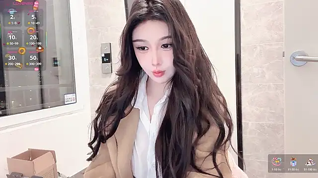 Snapshot of za-02605 chatting on 10/28/25, 03:04 za-02605 online show from 10/28/25, 03:04