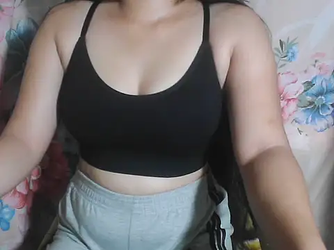 Snapshot of Katie_Winslet chatting on 10/02/25, 11:12 Katie Winslet online show from 10/02/25, 11:12