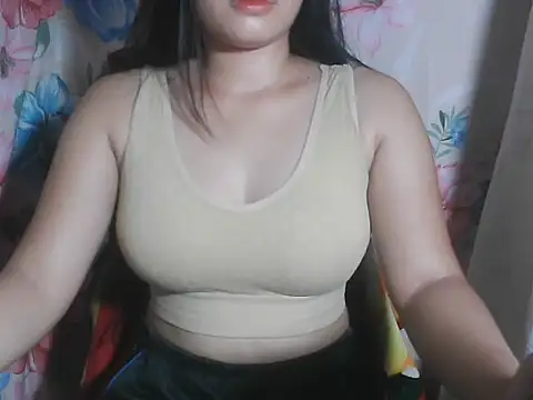 Snapshot of Katie_Winslet chatting on 10/18/25, 02:25 Katie Winslet online show from 10/18/25, 02:25