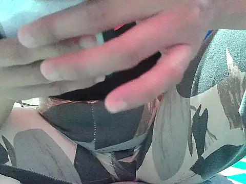 Snapshot of Ayiesha chatting on 09/13/25, 03:23 Ayiesha online show from 09/13/25, 03:23