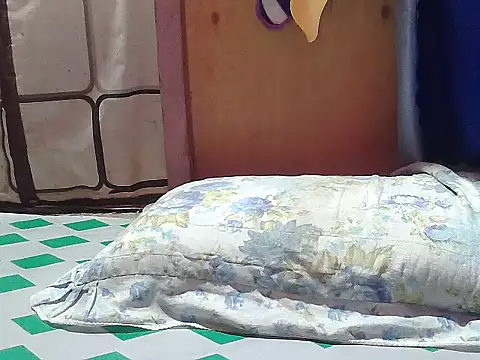 Snapshot of Ayiesha chatting on 09/14/25, 11:15 Ayiesha online show from 09/14/25, 11:15