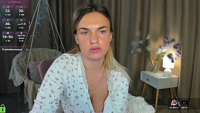 Snapshot of Marie_Ellie chatting on 10/01/25, 01:55 Marie Ellie online show from 10/01/25, 01:55