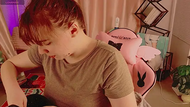 Moon  Bunny online show from 06/07/26, 03:27