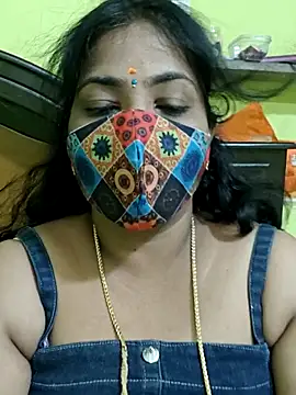 Snapshot of Tamil_Mithra chatting on 04/05/26, 02:47 Tamil Mithra online show from 04/05/26, 02:47