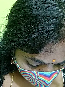 Snapshot of Tamil_Mithra chatting on 04/21/26, 02:01 Tamil Mithra online show from 04/21/26, 02:01