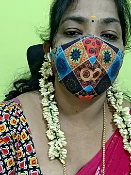 Snapshot of Tamil_Mithra chatting on 04/25/26, 04:15 Tamil Mithra online show from 04/25/26, 04:15