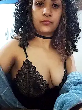 Snapshot of Camilla-23y chatting on 09/14/25, 02:33 Camilla-23y online show from 09/14/25, 02:33