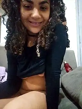 Snapshot of Camilla-23y chatting on 10/20/25, 03:07 Camilla-23y online show from 10/20/25, 03:07