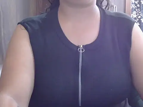 Snapshot of Roxy_sweety_ chatting on 09/17/25, 05:42 Roxy sweety  online show from 09/17/25, 05:42