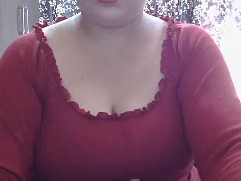 Snapshot of Roxy_sweety_ chatting on 09/24/25, 05:00 Roxy sweety  online show from 09/24/25, 05:00