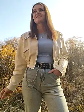 YOOUR EVAA online show from 10/23/25, 10:14