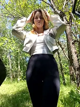 YOOUR EVAA online show from 05/15/26, 08:54