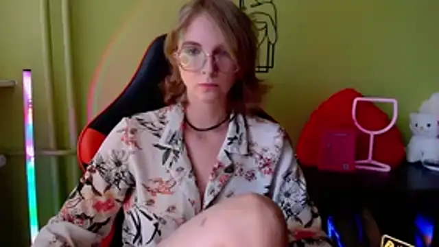juicyPenny online show from 06/08/26, 04:40