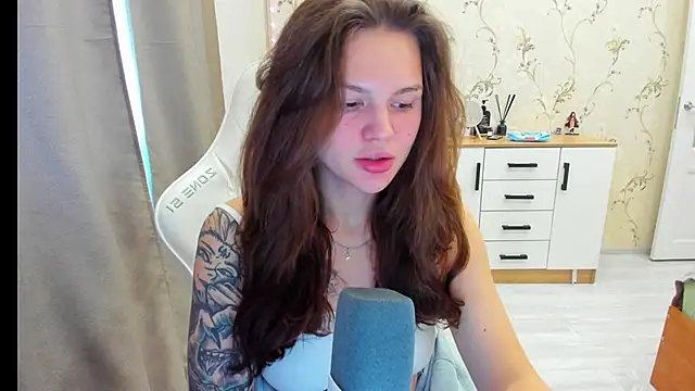 yourdreamm  online show from 10/21/25, 06:58