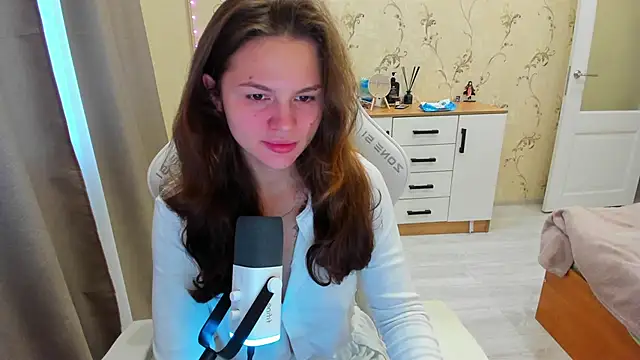 yourdreamm  online show from 10/22/25, 07:08