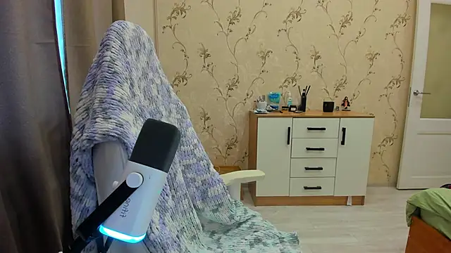 yourdreamm  online show from 10/24/25, 07:38