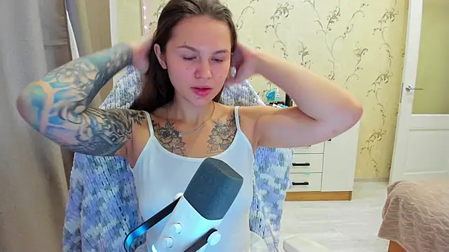 yourdreamm  online show from 10/27/25, 10:08