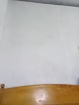 Snapshot of Slllll_Couple00 chatting on 12/18/25, 01:06 Slllll Couple00 online show from 12/18/25, 01:06